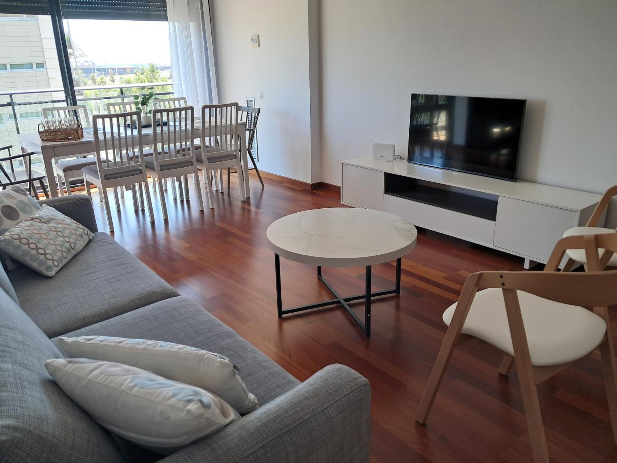 Modern Apartment, With Parking, Close To The Beach!! سان أدريان دي بيزوس المظهر الخارجي الصورة