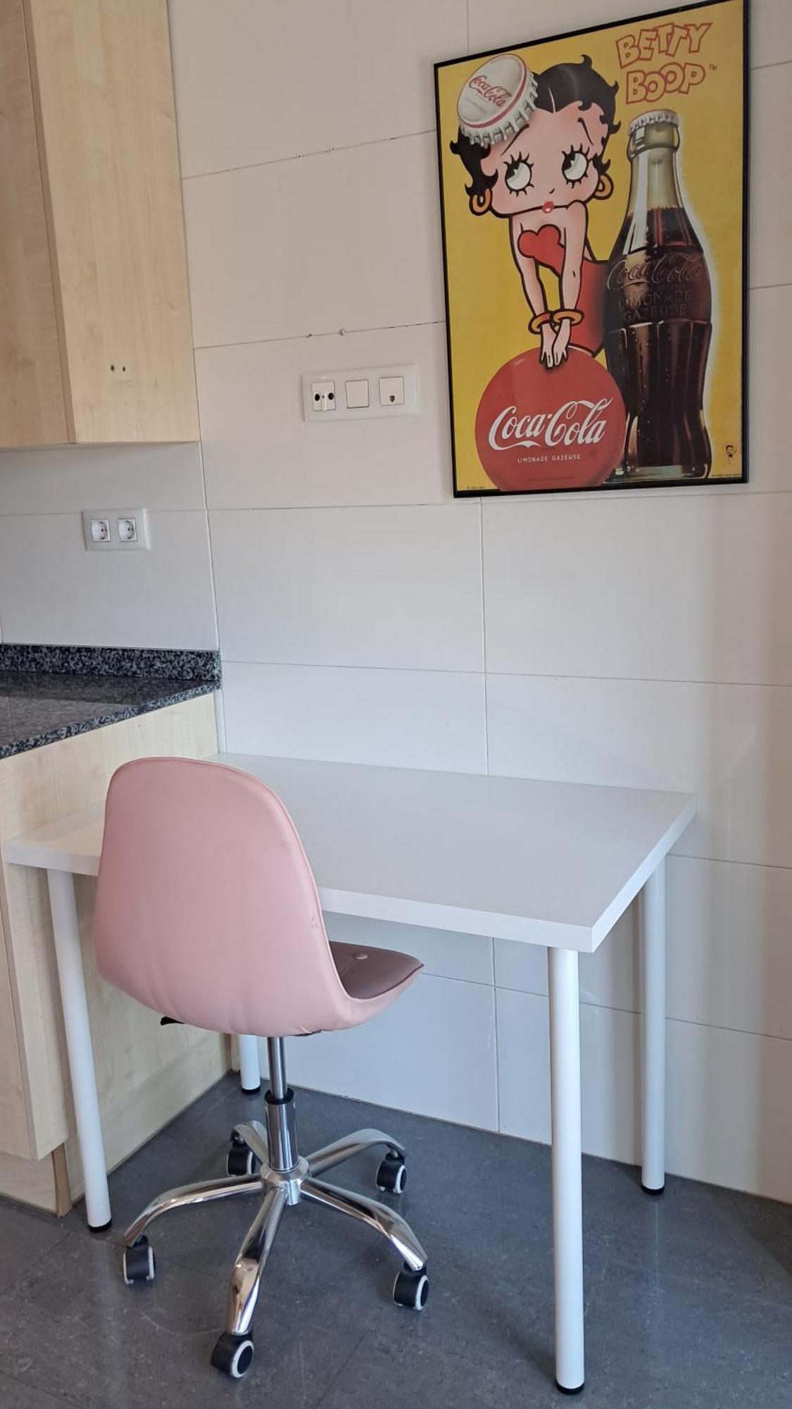 Modern Apartment, With Parking, Close To The Beach!! سان أدريان دي بيزوس المظهر الخارجي الصورة