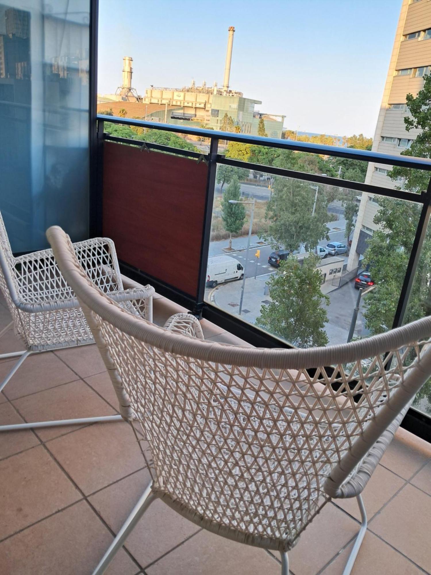 Modern Apartment, With Parking, Close To The Beach!! سان أدريان دي بيزوس الغرفة الصورة
