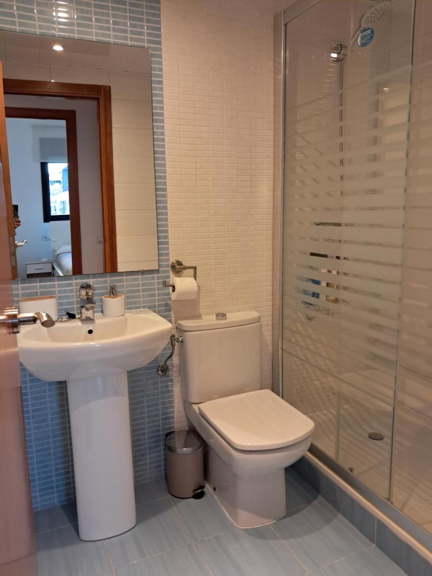 Modern Apartment, With Parking, Close To The Beach!! سان أدريان دي بيزوس المظهر الخارجي الصورة