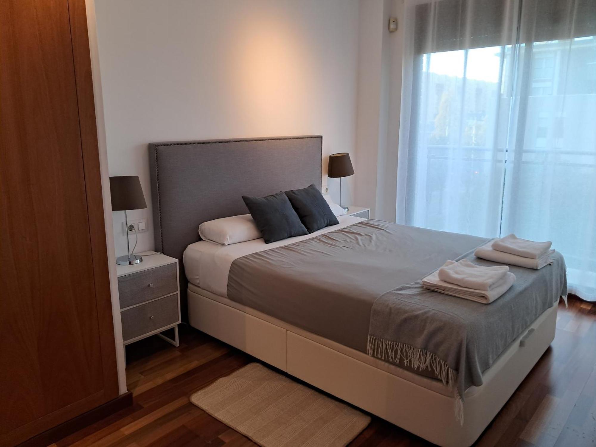 Modern Apartment, With Parking, Close To The Beach!! سان أدريان دي بيزوس المظهر الخارجي الصورة