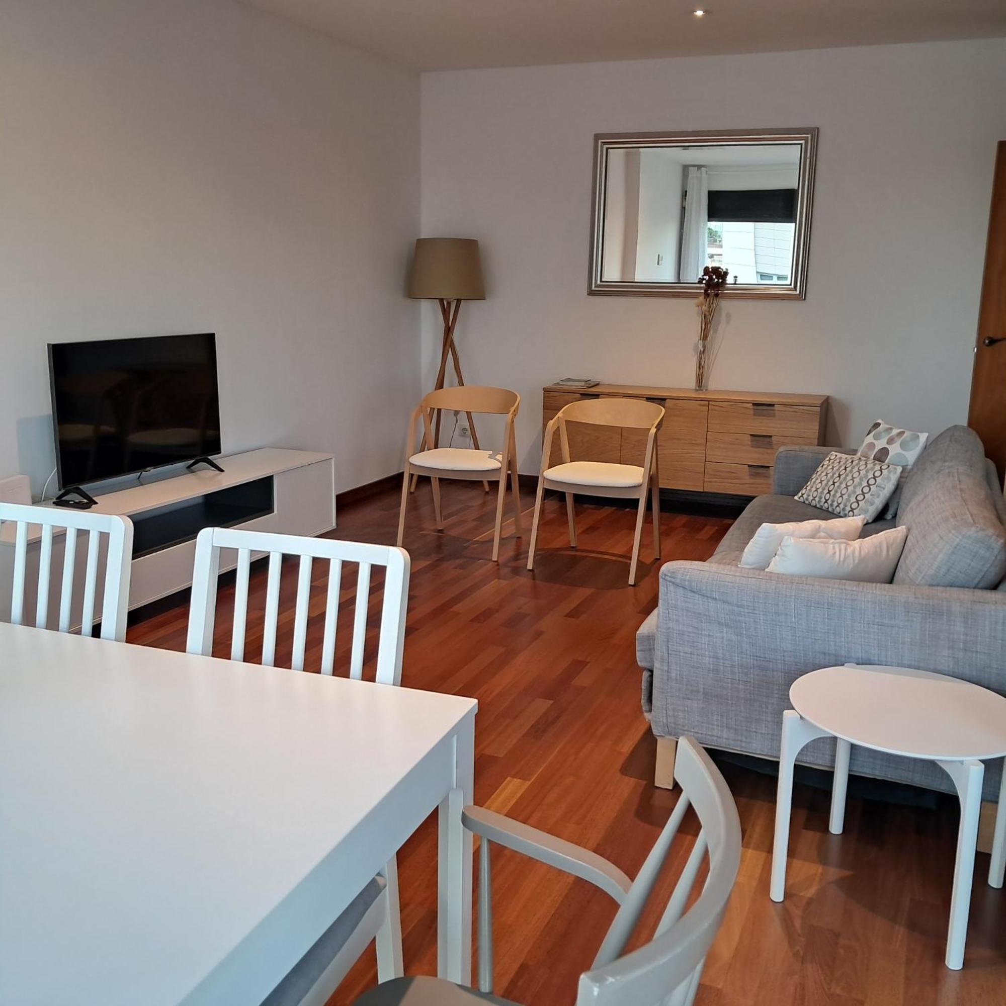 Modern Apartment, With Parking, Close To The Beach!! سان أدريان دي بيزوس المظهر الخارجي الصورة